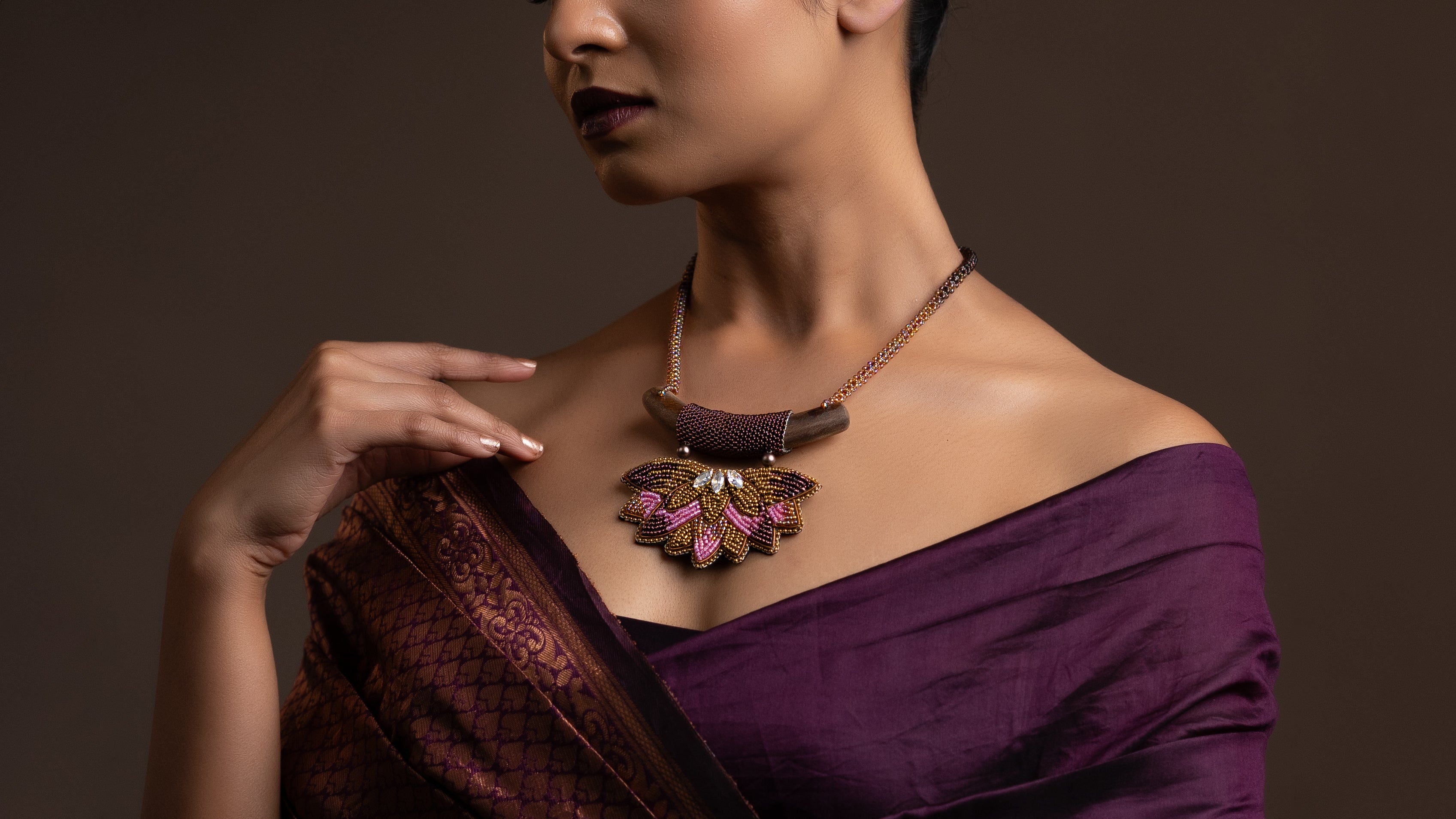 Handcrafted Beaded & Silver Jewellery
– Risham Jewelry