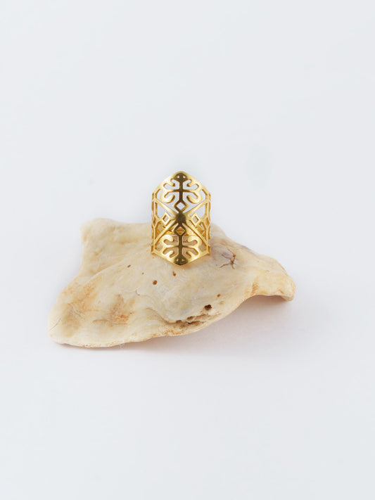 Aarika Handcrafted 92.5 Sterling Silver Ring 22kt Gold Plated