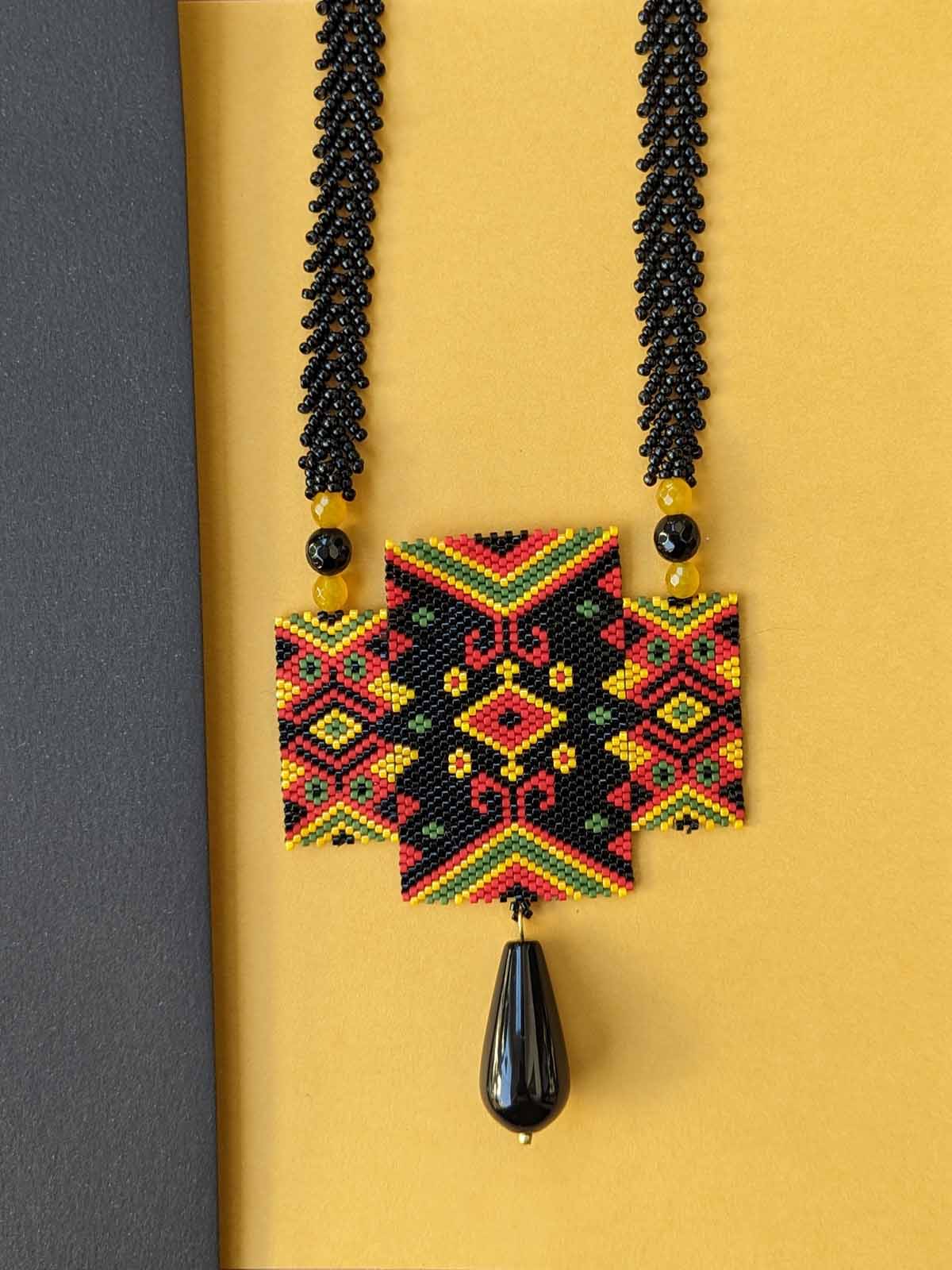 Black Red Geometric 3Panel Handmade Beaded Necklace Orange Green Agate