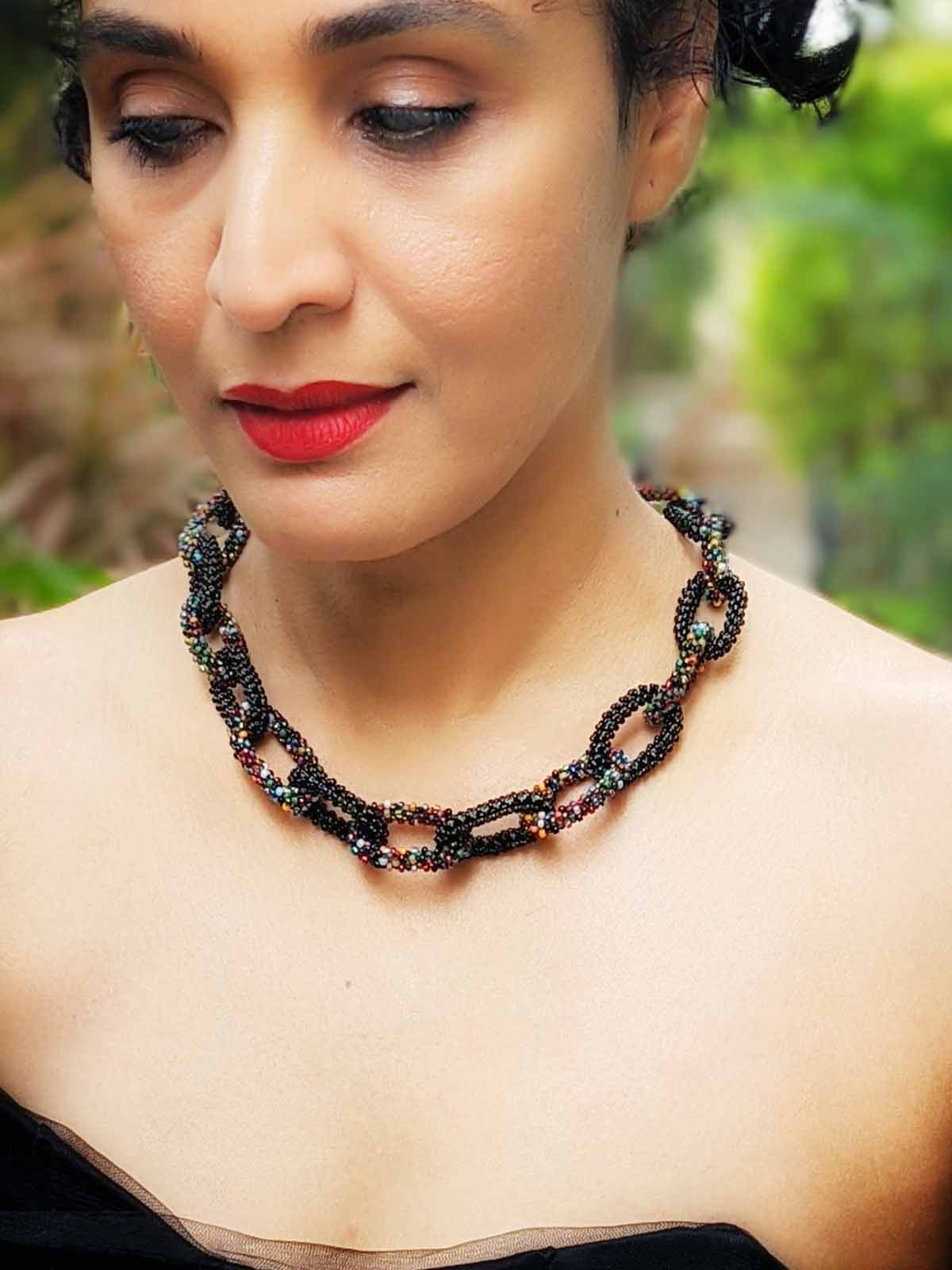 Handmade Beaded The Chain-Links Necklace in Black Silver Grey