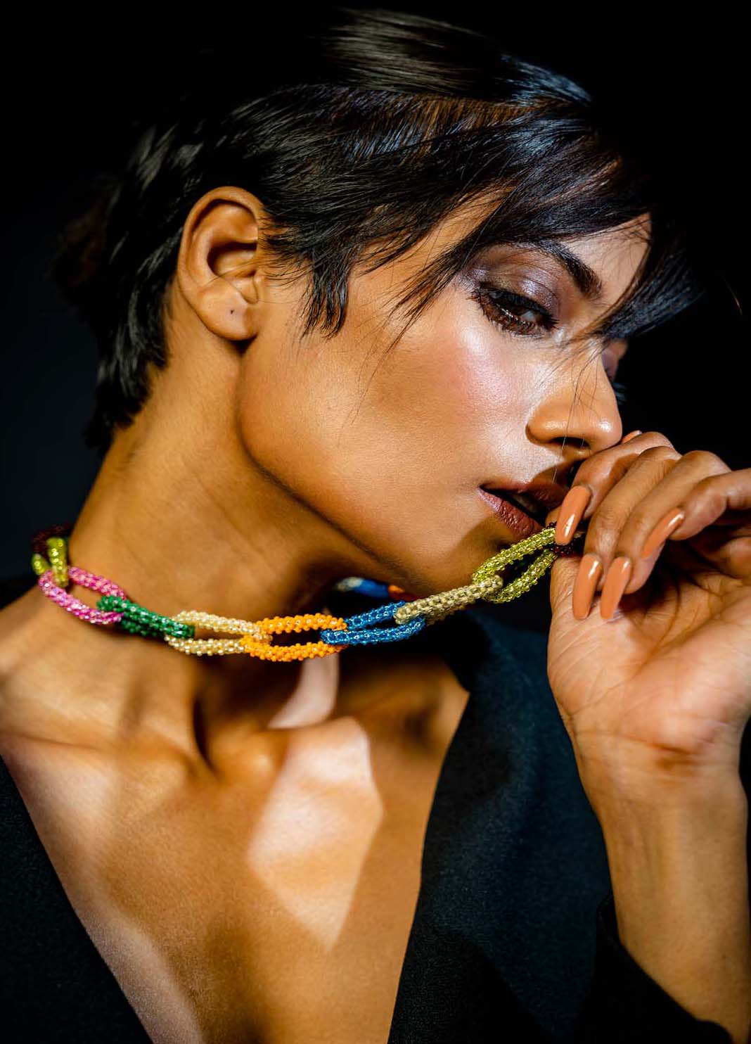 The Multicolored Chain-Links Necklace Handmade Beaded Yellow Blue White Pik Green Gold Brass Grey Brown
