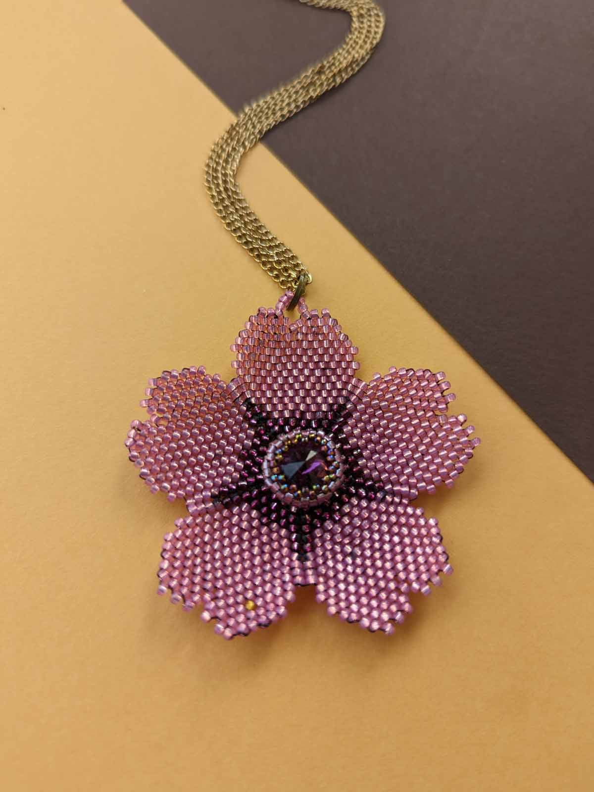 Handmade Beaded Forget-Me-Not in Pink Flower Chain Gold Pink Crystal