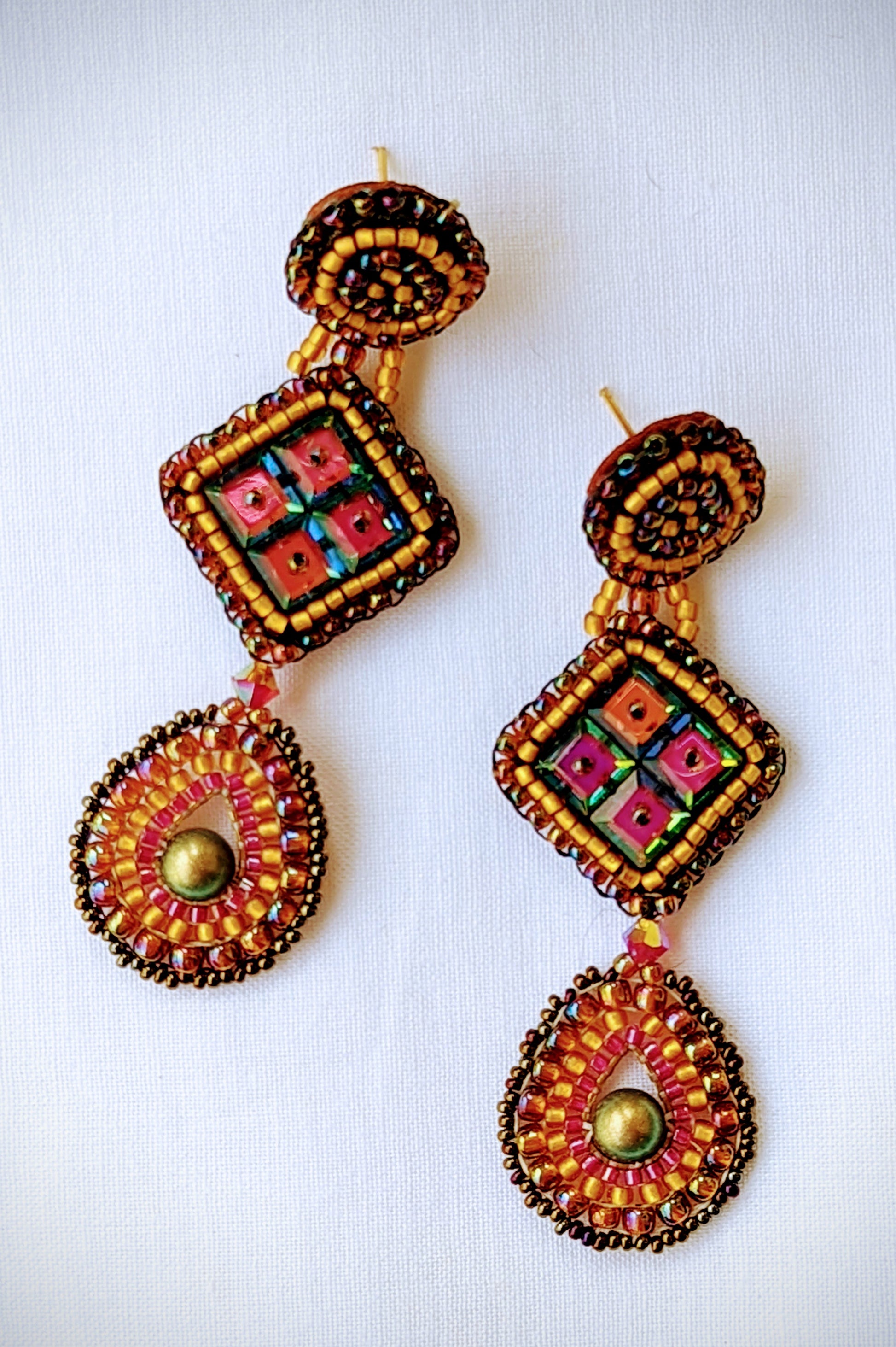  Eta handmade Beaded earrings 